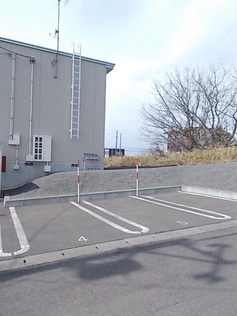 ポニーハウス（201） 駐車場