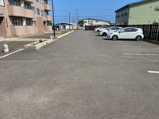 コーポマーリン（201） 駐車場