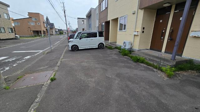 ショコラ（B） 駐車場
