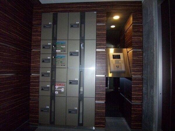 札幌市中央区南十六条西マンション エントランス