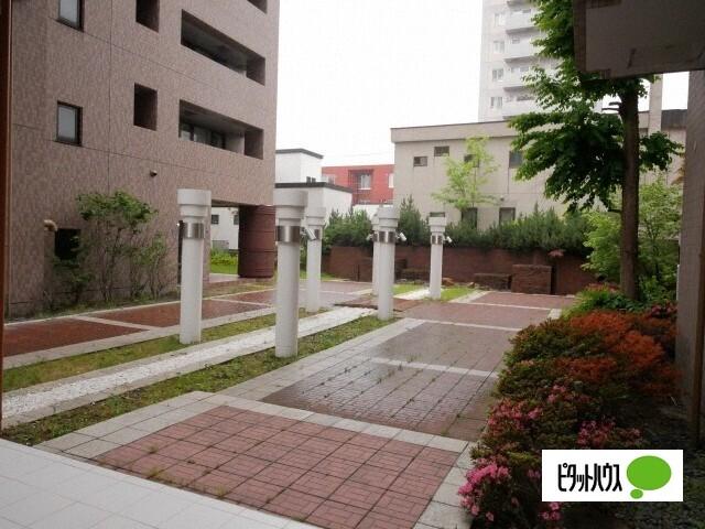 ビッグパレス西線ＷＥＳＴ（1102） エントランス