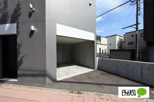 デイズ発寒南（102） 駐車場
