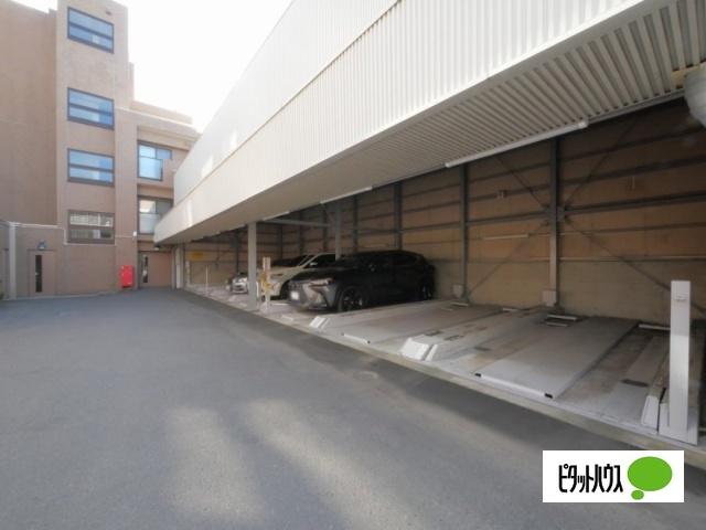パークホームズ宮の森ヒルテラス（205） 駐車場