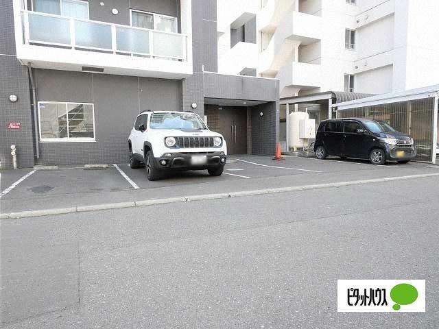 アストリア大通（601） 駐車場