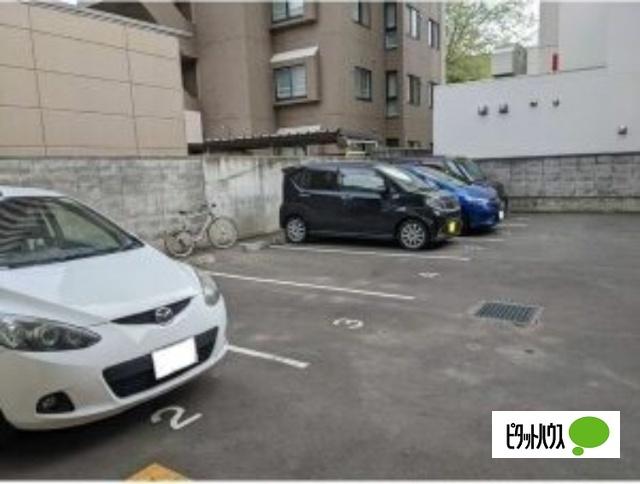 ソールタワー近代美術館（901） 駐車場