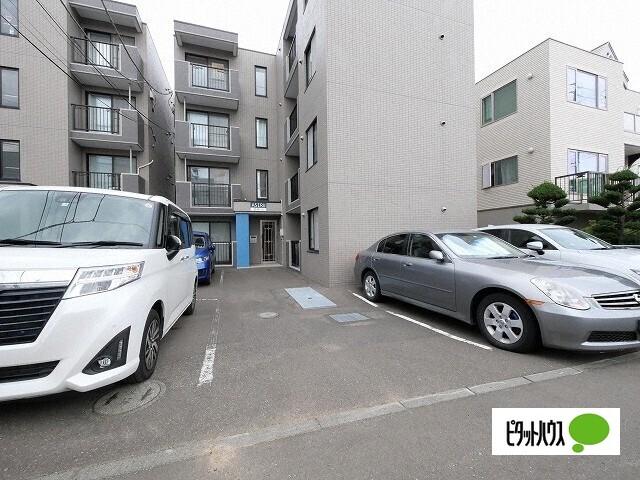 アシル西町Ｃ棟（401） 駐車場