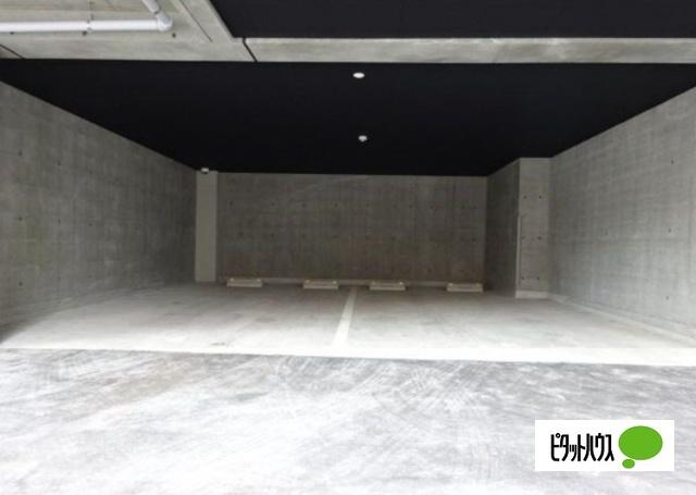 ヴォーネン旭山公園通（402） 駐車場