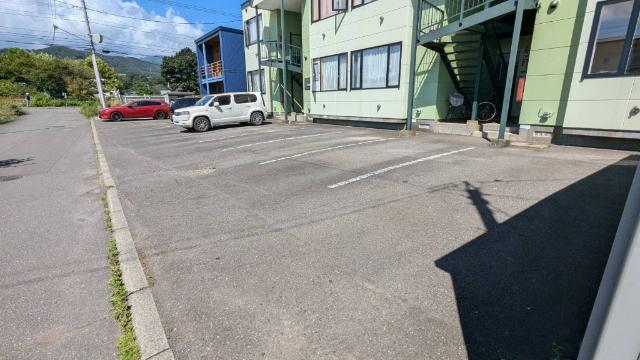 ベルシーヌみどり（105） 駐車場