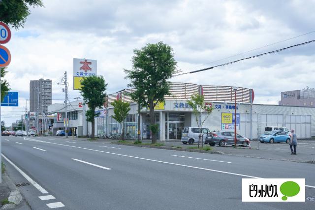 ゲオ文教堂宮の森店：1731m