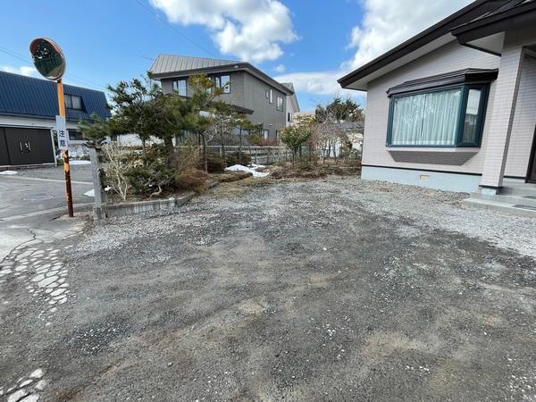 登別市新川町4丁目21-4 駐車場