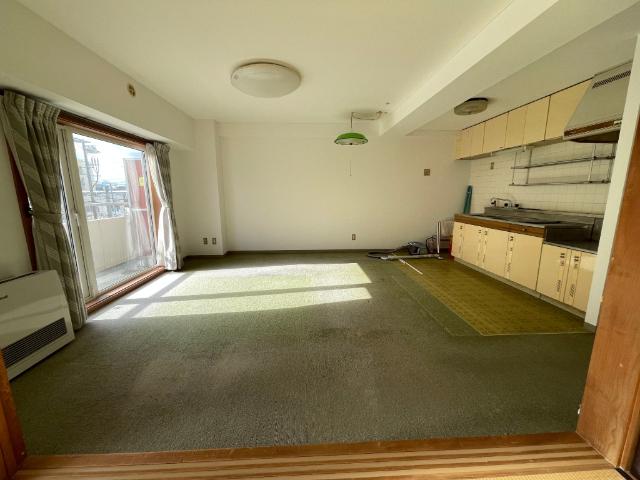 室蘭市中央町２丁目売りマンション リビング