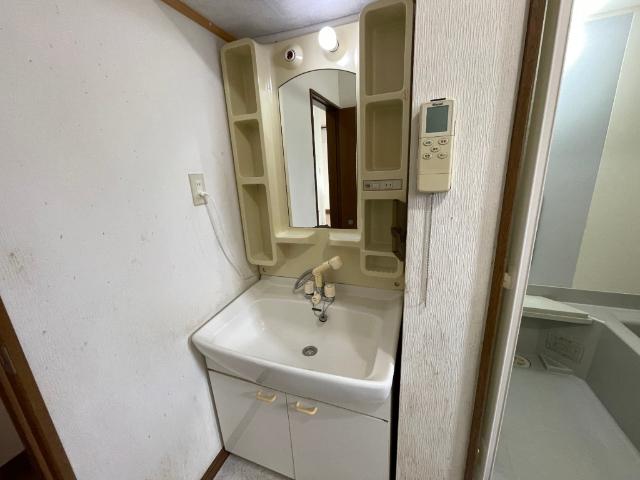 室蘭市八丁平４丁目戸建て住宅 洗面