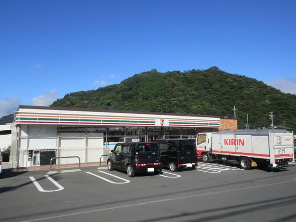 セブンイレブン秦野河原町店：699m