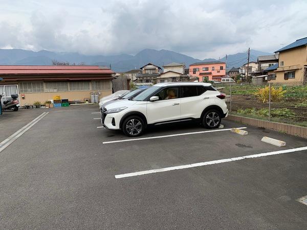 オラシオン（201） 駐車場