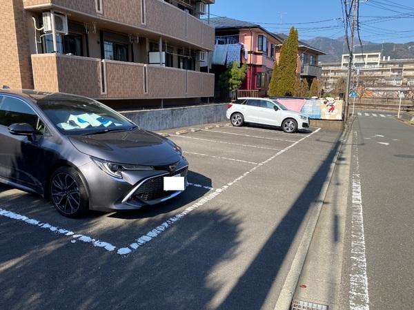 チャコールヴィラ（101） 駐車場
