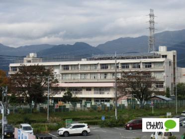 秦野市立堀川小学校：1597m