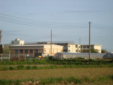 平塚市立金田小学校：882m