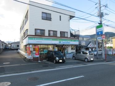 ファミリーマート鈴木秦野西田原店：268m