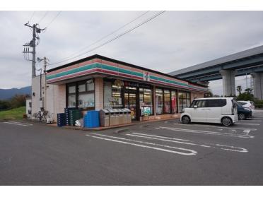 セブンイレブン伊勢原西富岡店：58m