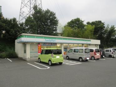 ファミリーマート秦野中央店：532m