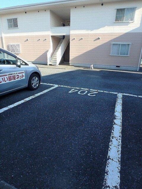 ひよこハイツⅡ（201） 駐車場
