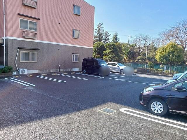 パルテール・ドゥー（103） 駐車場