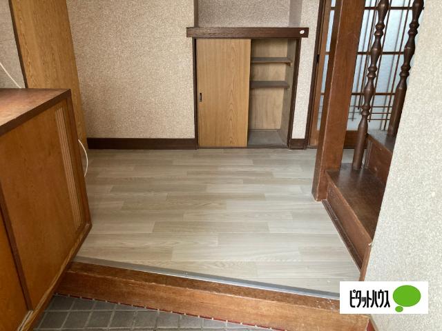 秦野市堀川６DK戸建 玄関