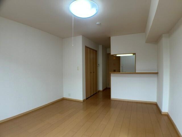 アイリス（102） 室内