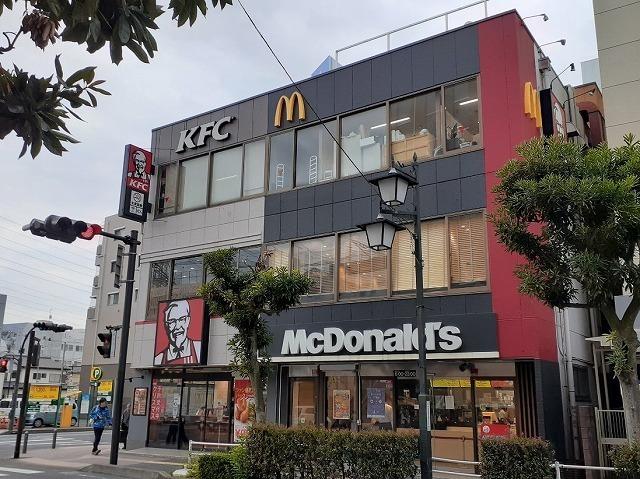 マック・ＫＦＣ：900m