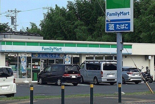 ファミリーマート：750m