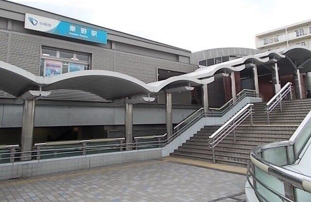 秦野駅：800m