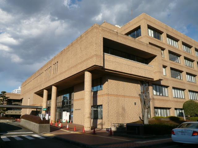 市役所：1600m