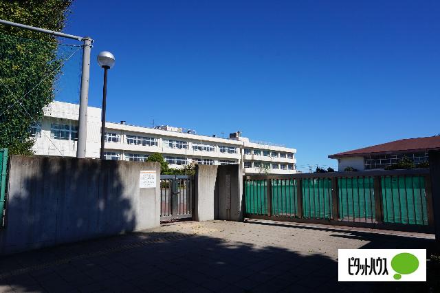 伊勢原市立比々多小学校：1033m