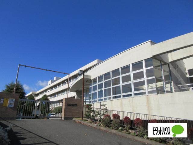 秦野市立大根中学校：822m