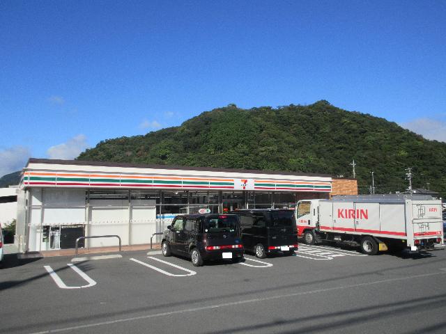 セブンイレブン秦野河原町店：969m
