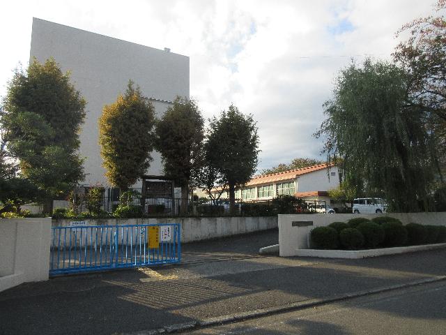 秦野市立末広小学校：1307m