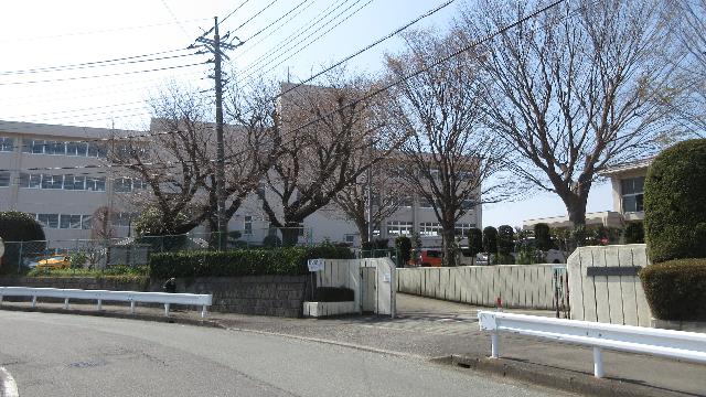 秦野市立広畑小学校：1708m
