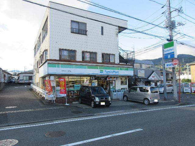 ファミリーマート鈴木秦野西田原店：1093m