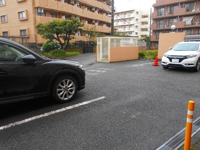 ハビテーションWADAⅢ（306） 駐車場