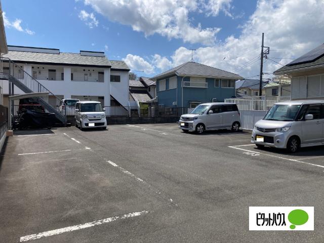 ブライト（103） 駐車場