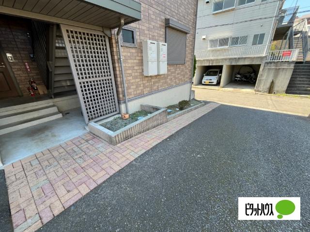 サン・シャトー（101） エントランス