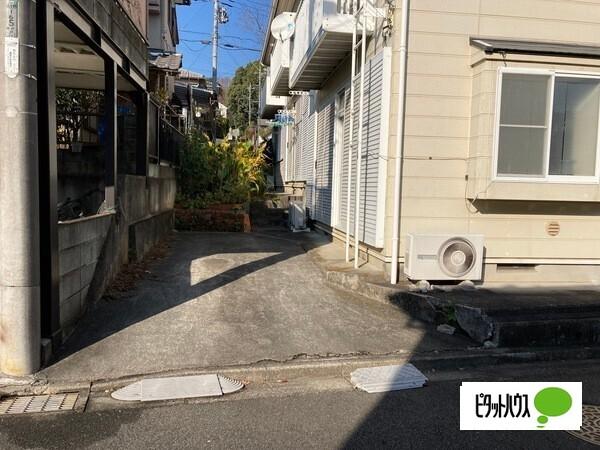 エステートピア（101） 駐車場