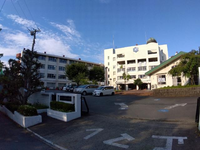 高校