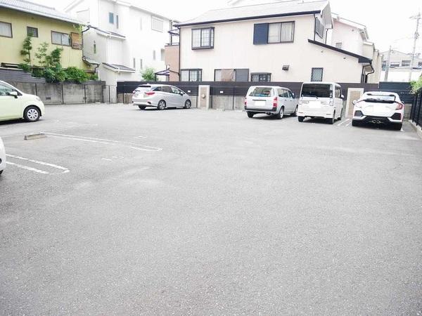 ベルファース川原通（1401） 駐車場