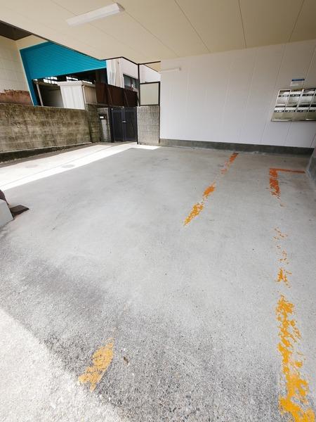 STプラザ台町（301） 駐車場