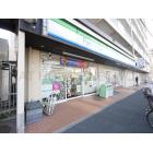 ファミリーマート川名駅前店：112m