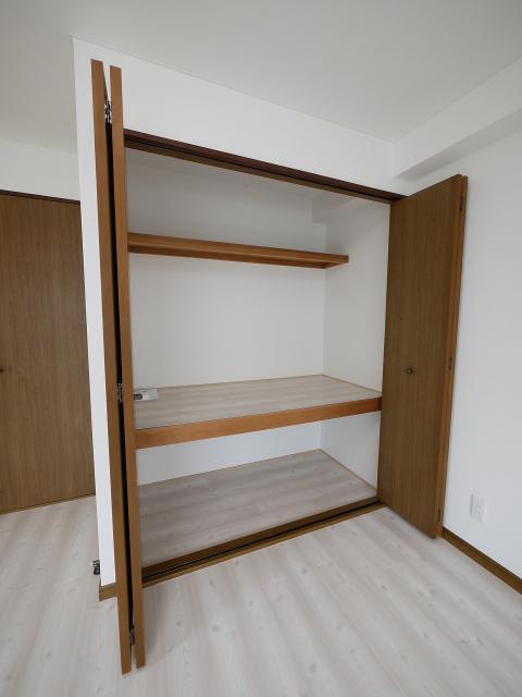 STプラザ台町（301） 収納