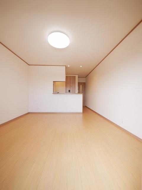 瑞穂ヶ丘ビリーブ館（106） リビング