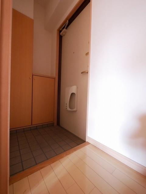 プティトゥ川名（2B） 玄関