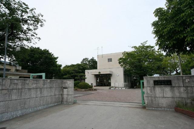 名古屋市立萩山中学校：1410m